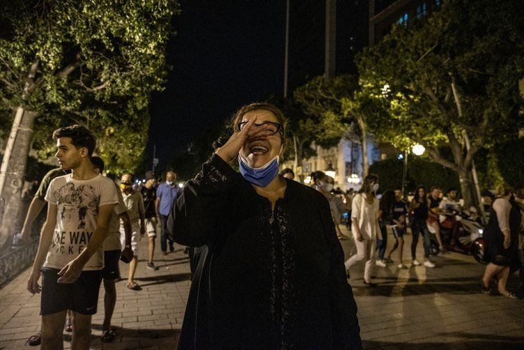 Cumhurbaşkanı askerlerle birlikte darbe yaptı! Başbakan ve Meclis'i görevden aldı - Resim: 4
