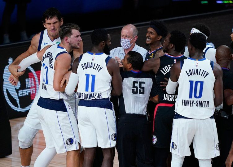 NBA'de Marcus Morris'ten Luka Doncic'e sert faul! Parkede ortalık karıştı - Resim: 1