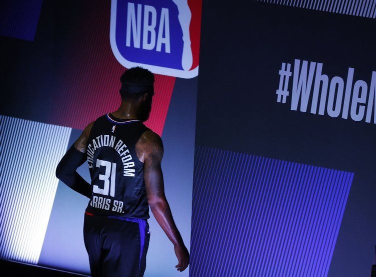 NBA'de Marcus Morris'ten Luka Doncic'e sert faul! Parkede ortalık karıştı - Resim: 4