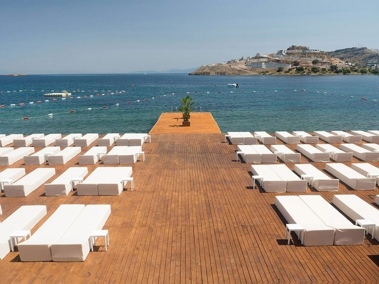 Hadise'ye büyük tokat! Oradan kovuldu - Resim: 3