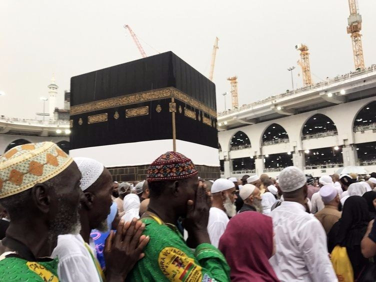 Kabe'de nadir görülen olay! Hacılar büyük mutluluk yaşadı - Resim: 2