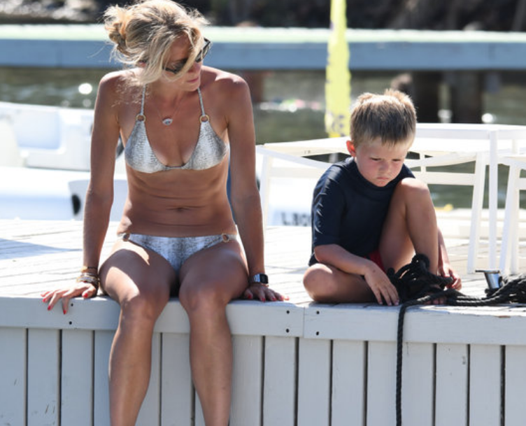 Zayıflığı eleştirilen Bade İşçil bikinisiyle görüntülendi vücuduyla şaşırttı - Resim: 2