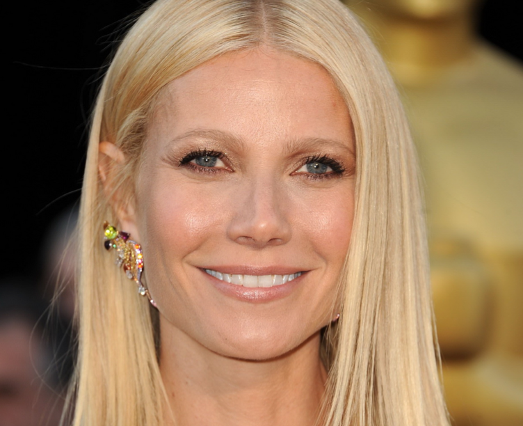 40 yaşında dünyanın en güzel kadını oldu! - Resim: 2