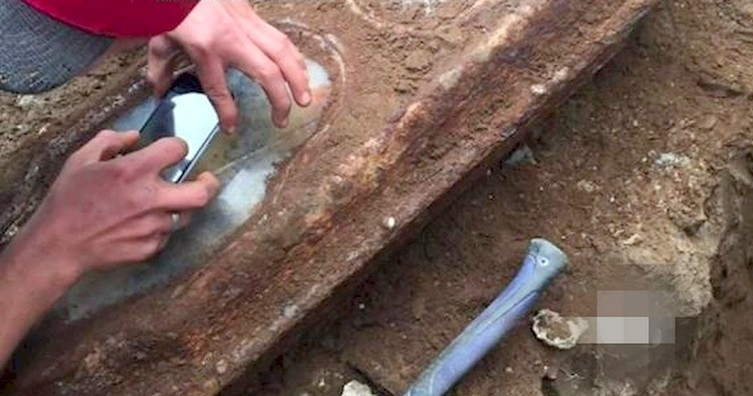 Evlerinin altından tabut çıktı gizemini dünya konuştu! - Resim: 2