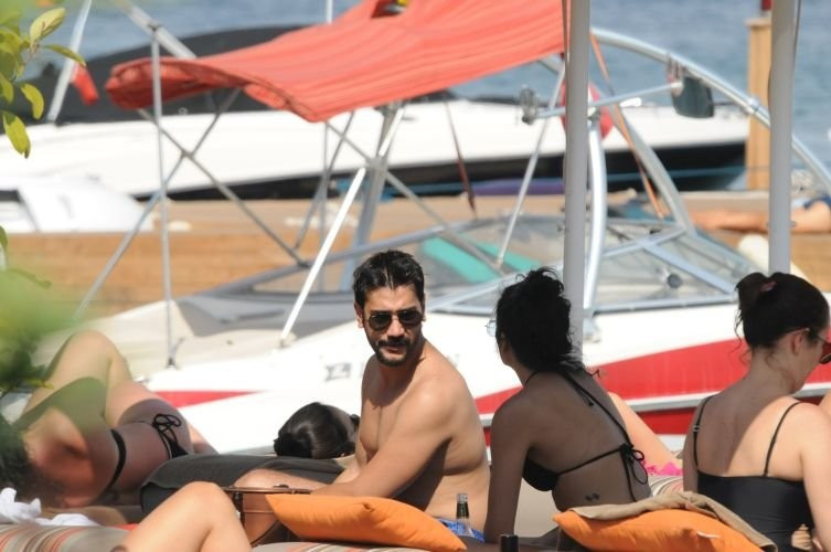 Zuhal Topal'ın güzeli Cansu Gündüz fena yakalandı! - Resim: 3