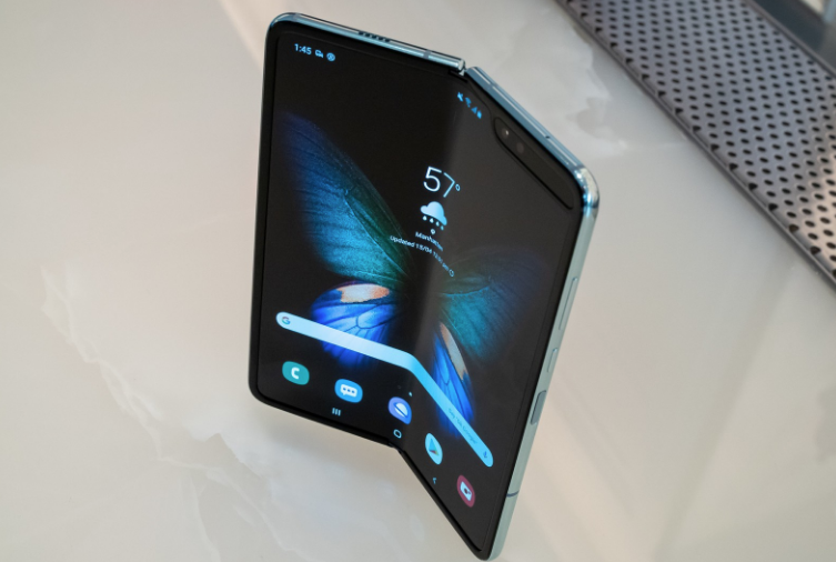 Katlanabilir telefon bombası patladı işte Samsung Galaxy Fold çıkış tarihi - Resim: 3