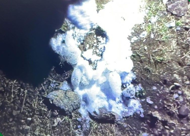 Gökten düşen buz kütlesi bomba gibi düştü çoban ölümden saniyelerle kurtuldu! - Resim: 3