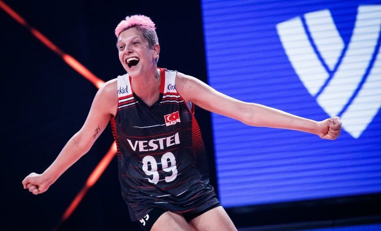 Ebrar Karakurt'tan Hollanda maçı sonrası o diziye gönderme! - Resim: 1