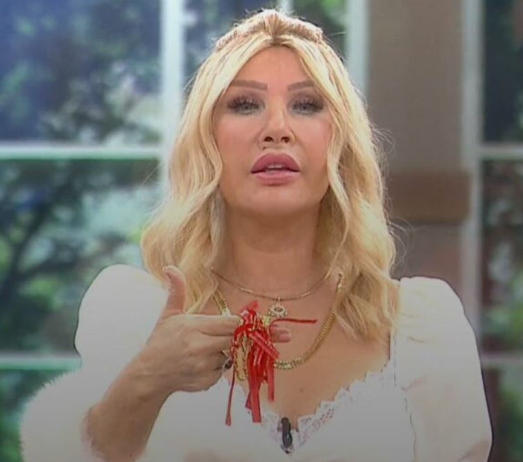 Kanal D Gelinim Mutfakta yeni sunucusu Demet Akalın... Seda Sayan'dan intikam! - Resim: 4