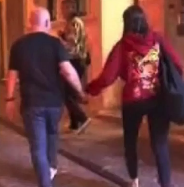 Güven Kıraç genç sevgilisini sokak ortasında öpmelere doyamadı! İhanet yüzünden... - Resim: 3