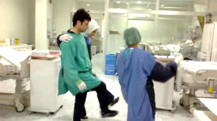 Yoğun bakımda halay çektiler işte o görüntüler - Resim: 2