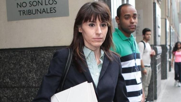 Öğrencisi ile birlikte olan Türk öğretmen dünya basınını salladı - Resim: 2