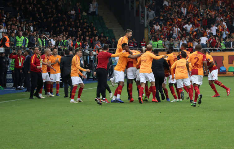 Serkan Çınar için olay yorum: Utanmalısın insan içine çıkmamalısın - Resim: 3