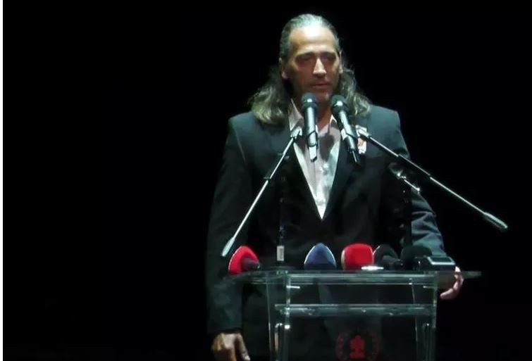 Cüneyt Arkın'ın cenazesinde eşi ve oğulları perişandı! Ünlüler akın etti kızı gelmedi - Resim: 3