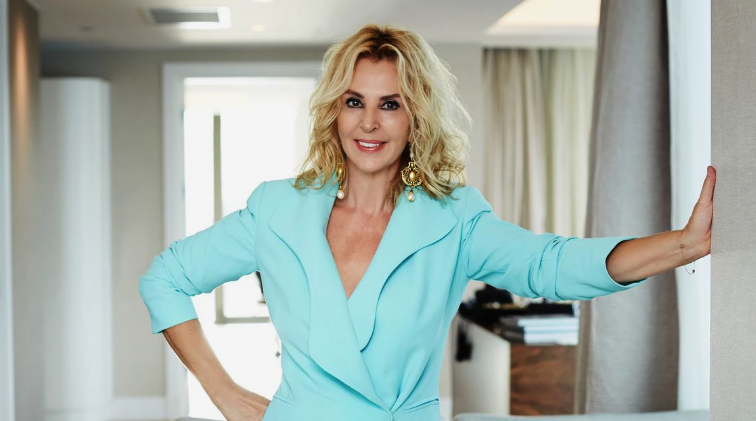 Yeşilçam'ın sarışın bombası Hale Soygazi son haliyle gençlere taş çıkarttı - Resim: 10