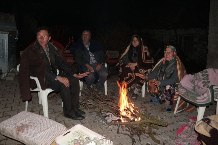 Depremin merkez üssü! Ateş başında deprem nöbeti - Resim: 3