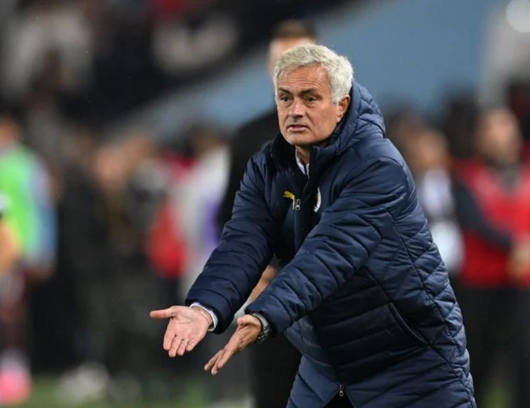 Fenerbahçe yüzyılın transferi için kolları sıvadı! Mourinho Ronaldo'yu telefonla aradı - Resim: 2