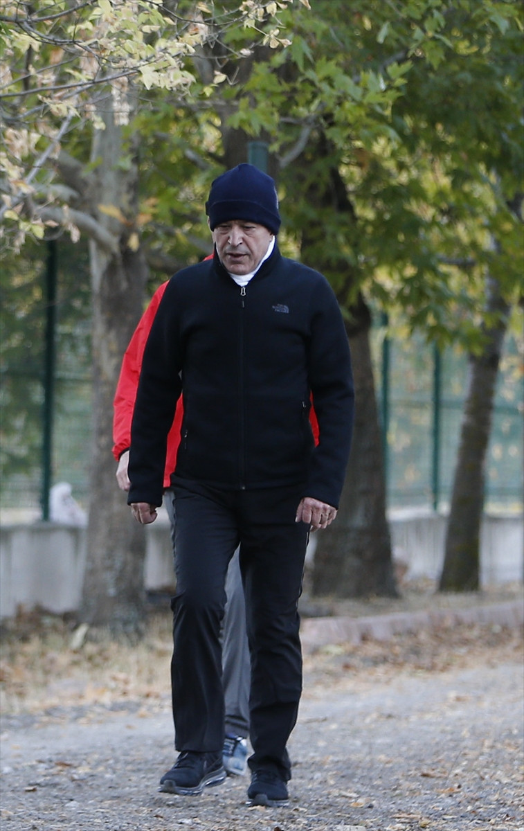 Hulusi Akar peşinden yetişemeyen gazetecilere ne dedi? - Resim: 2