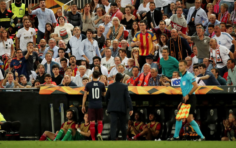 Mesut Özil'den İspanyollara olay hareket - Resim: 2