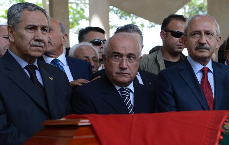 Nazmiye Demirel son yolculuğa uğurlandı - Resim: 3