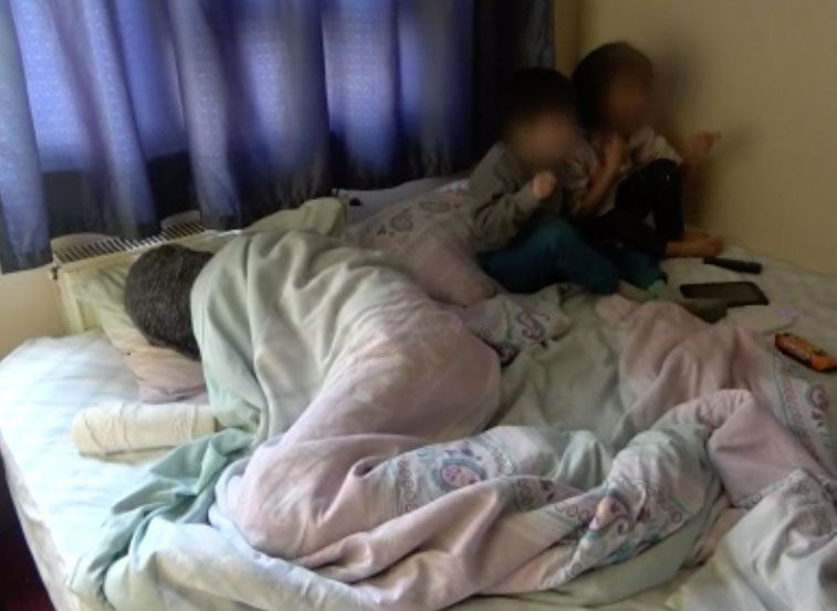 İstanbul'da vicdansız anne 3 çocuğunu ve eşini bırakıp komşusuyla kaçtı! - Resim: 1