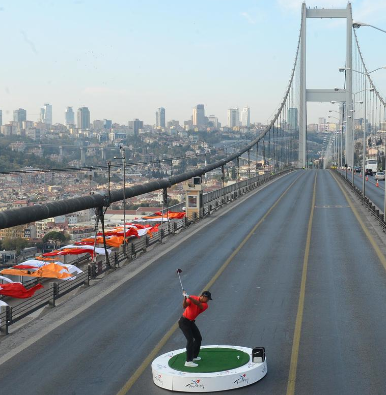 Tiger Woods tarihi atışını gerçekleştirdi - Resim: 3