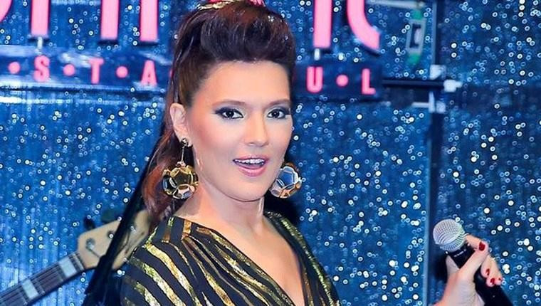 Takipçisinin mesajı Demet Akalın'ı çıldırttı! - Resim: 3