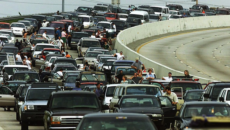 Irma geliyor ABD kaçıyor! Marketler boşaldı yiyecek kalmadı - Resim: 2