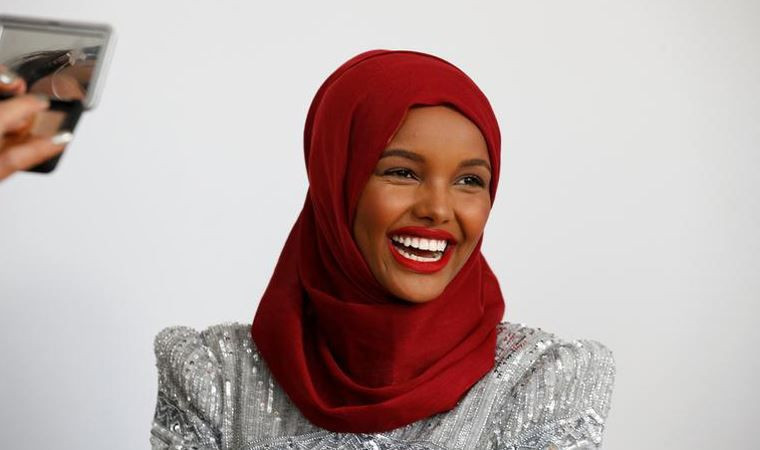 İlk tesettürlü model Türkiye'de! 'Oyunu değiştirin' deyip Halima Aden konuştu: Çıkma kararı aldım - Resim: 4