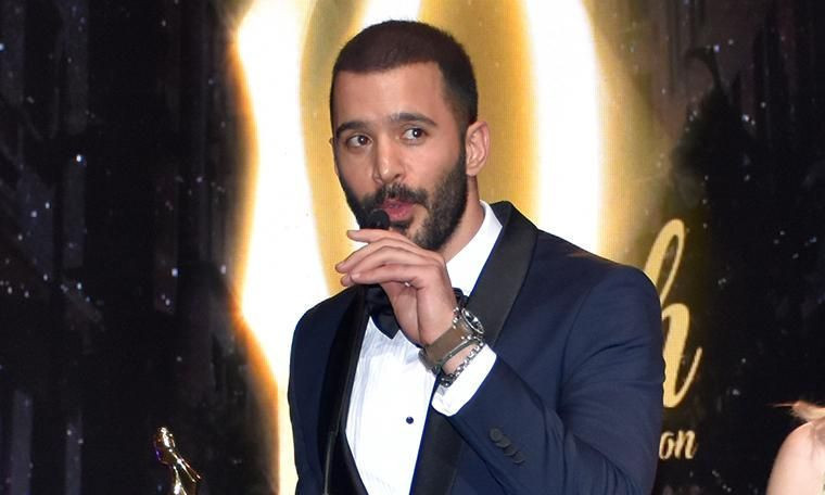 Kuzgun'un yıldızı Barış Arduç başarıdan başarıya koşuyor! Yılın En İyi Erkek Oyuncusu - Resim: 1