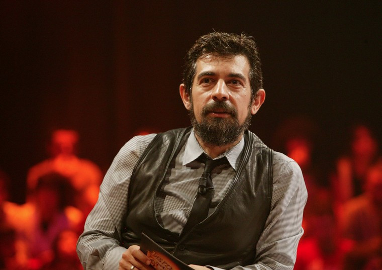 Okan Bayülgen'in başına talih kuşu kondu - Resim: 1