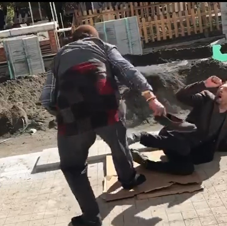 Sokak ortasında ilginç kavga! Sebebine çok şaşıracaksınız... - Resim: 4