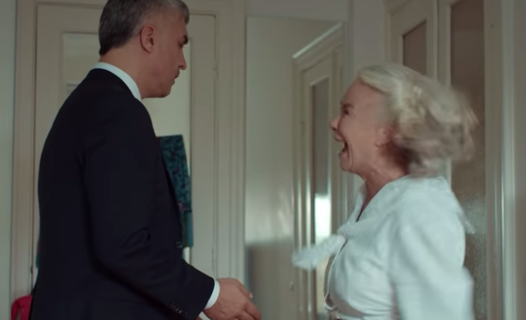 Star Tv İstanbullu Gelin'in setinde şok! Özcan Deniz'in 3 gündür kulağı duymuyor - Resim: 1