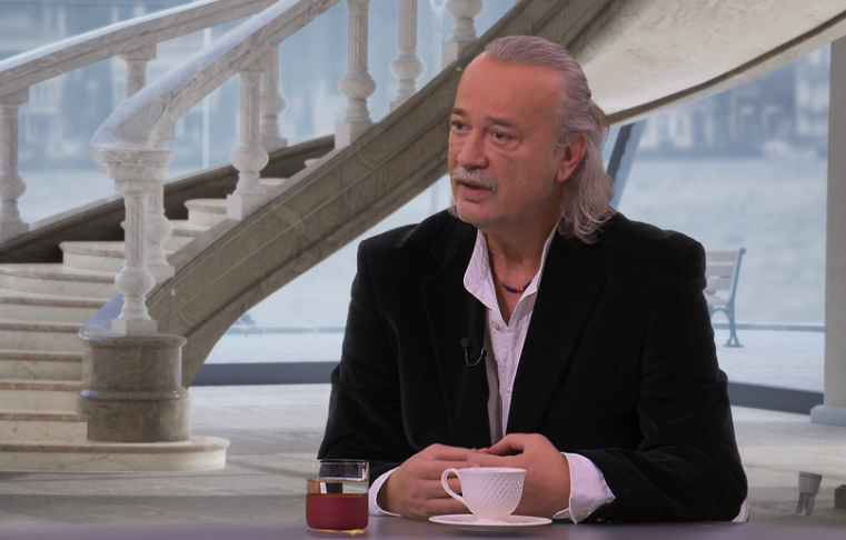 Eşref Rüya'nın Hıdır'ı suçüstü yakalandı! Yanındaki genç kadın bakın kim çıktı... - Resim: 4