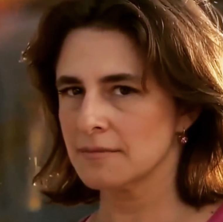 'Fatmagül'ün yengesi Mukadddes' Esra Dermancıoğlu'nun yatakta çıplak pozları olay 53 yaşına özel - Resim: 1