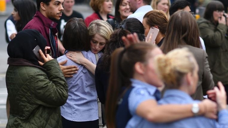 İngiltere Manchester son dakika AVM boşaltıldı ilk görüntüler - Resim: 1