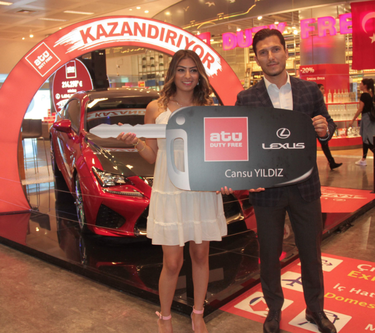  Dolandırıldığını sandı, lüks otomobili kaptı! - Resim: 4