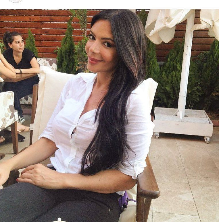 İç çamaşırsız alışverişe çıktı! 'Bunu bana çok görmesinler' deyip Sevda Demirel seslendi - Resim: 1