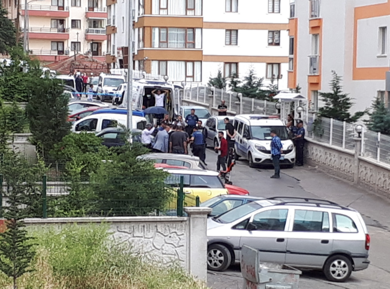 Ankara'da hareketli saatler! Kafasına silah dayadı - Resim: 3