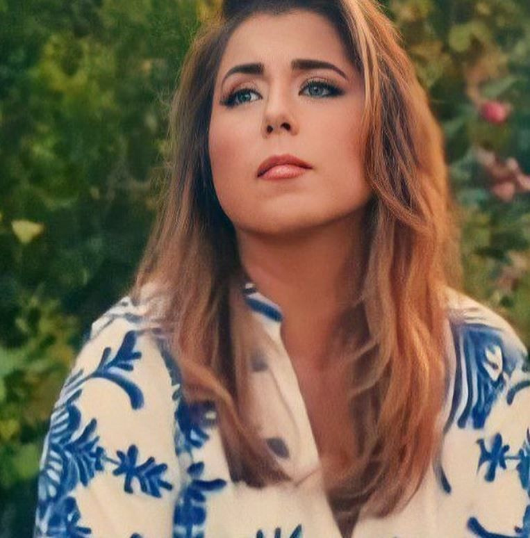 Seher Dilovan'dan olay 'sahnede dekolte' çıkışı: Bedenini teşhir edenler psikolojik vaka! - Resim: 4