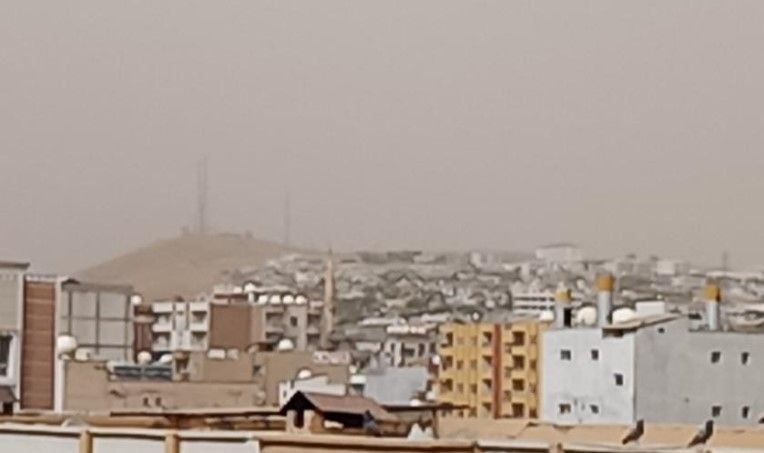 Irak ve Suriye’den gelen kum fırtınasında Şırnak'ta göz gözü görmedi! Şehir adeta fırtınaya teslim oldu! - Resim: 3