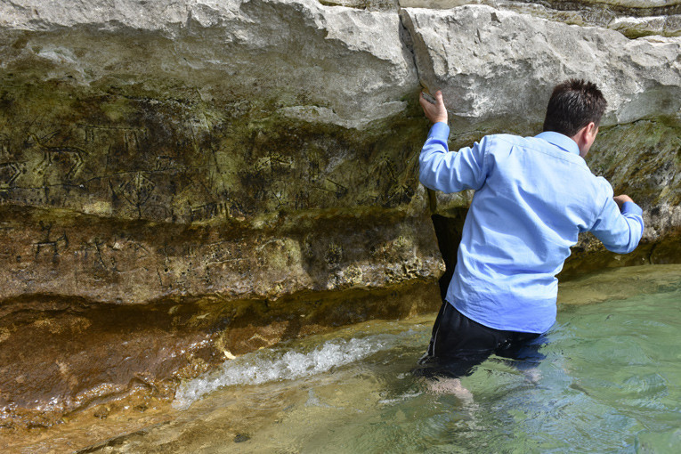 Tesadüfen bulundu! Kıyafetleriyle suya atladılar - Resim: 3