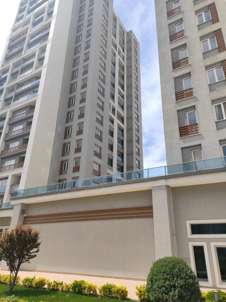 İstanbul'da gizlice doğum yapan yabancı kadın bebeği balkondan aşağı attı - Resim: 1