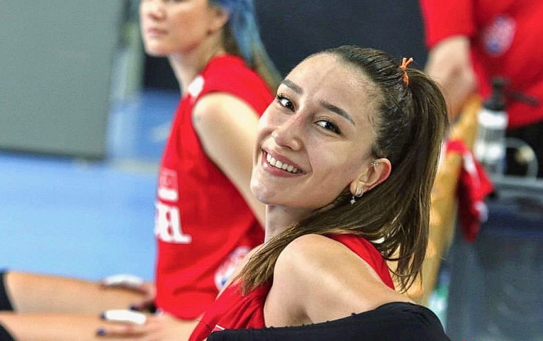 Milli voleybolcu Hande Baladın savcılığa koştu! Korkunç tehdit: 'Yüzüne asit atacağım' - Resim: 1