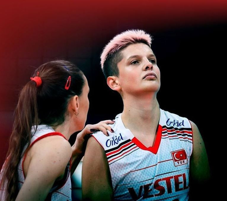 Voleybolcu Ebrar Karakurt Instagram'ı yıktı: İtalya ecelin geldi! - Resim: 2