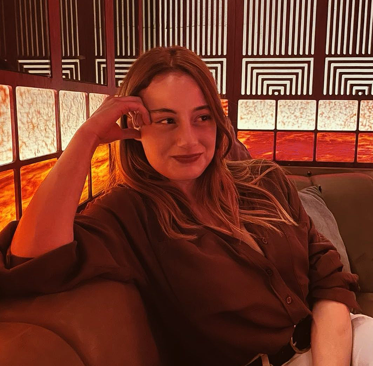 İlk cinsel deneyimini anlattı, 'Annem gülerek tepki verdi' dedi! Oyuncu Nazlı Bulum itirafıyla gündemde - Resim: 3