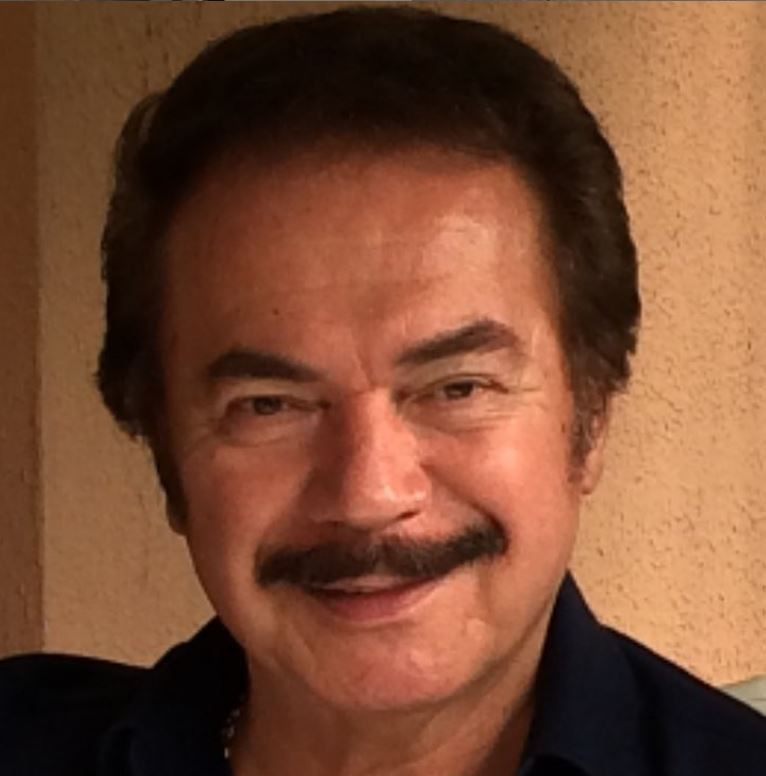 Orhan Gencebay'dan kadın şarkıcıların dekolteli sahne kostümlerine 'edep' yorumu - Resim: 4