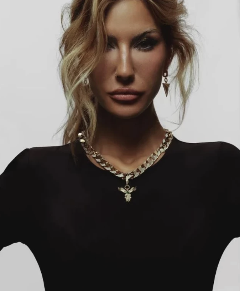 Çağla Şıkel 35 yıl sonra itiraf etti! “Şiir defterimdeki o çocuk ile yıllar sonra karşılaştı...” - Resim: 3