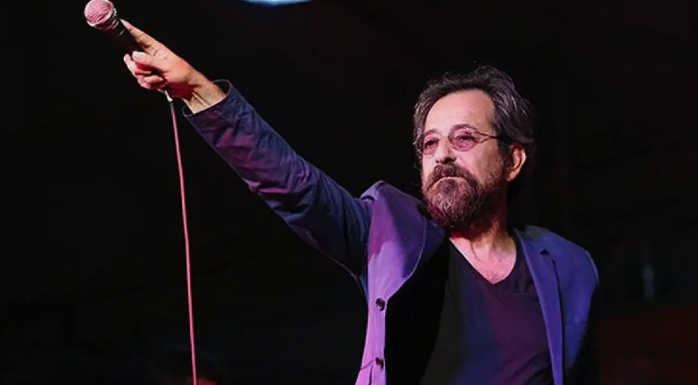 Feridun Düzağaç'tan yıkan haber! Hastalığını açıklayıp sahnelere ara verdi - Resim: 1