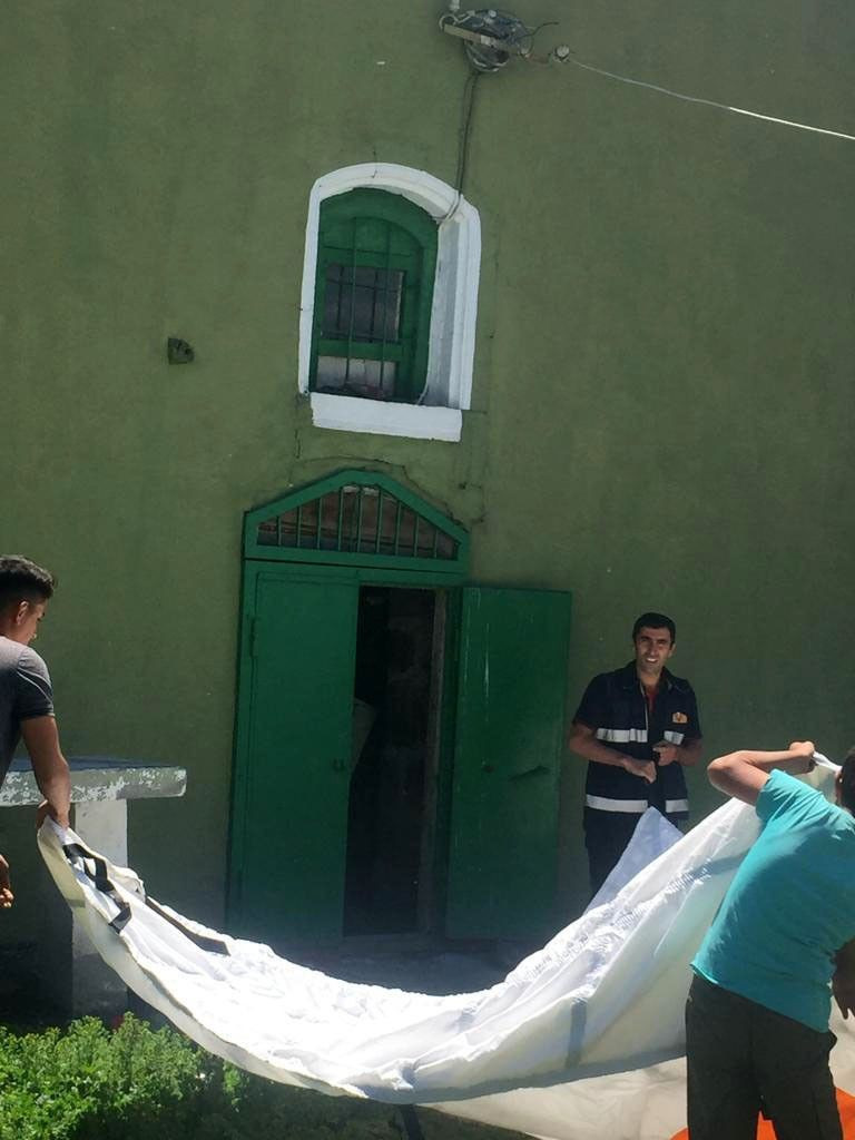 Kars'ta intihar etmek isteyen kız çocuğu itfaiye eri tarafından böyle kurtarıldı - Resim: 3